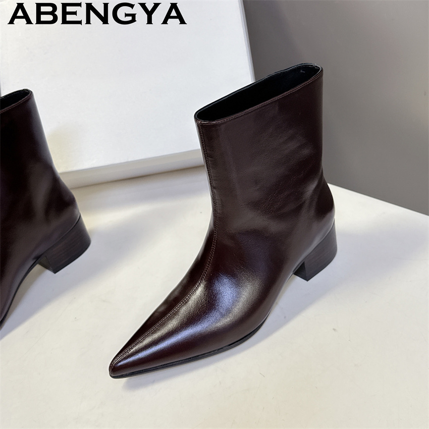 Braune schwarze Stiefeletten a – Street Fashion Week Bewertung und Preis